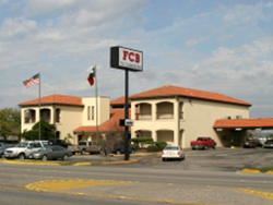 An image of our Seguin branch building.